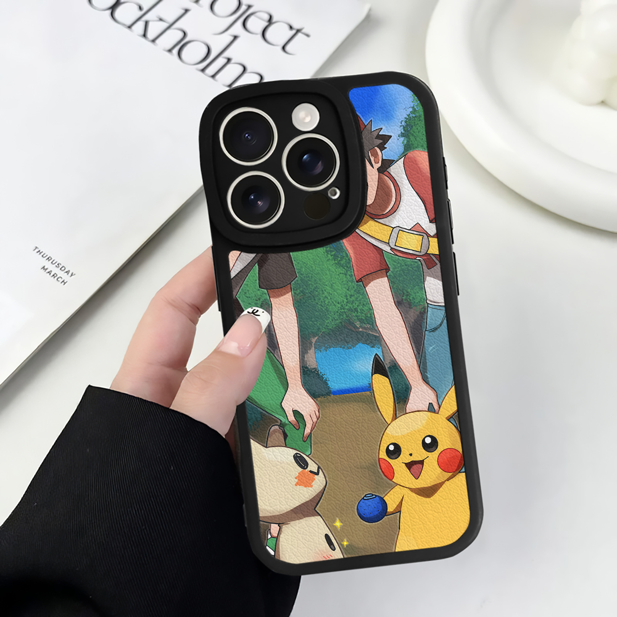 （画像用） ポケットモンスター Pokémon 【iPhone 16シリーズ対応】シリコンスマホケース（レザー調） 材質：シリコン